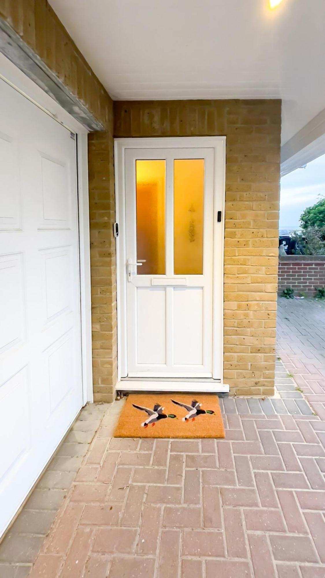 Stylish Margate Coastal Home & Parking By Adliv Exterior photo